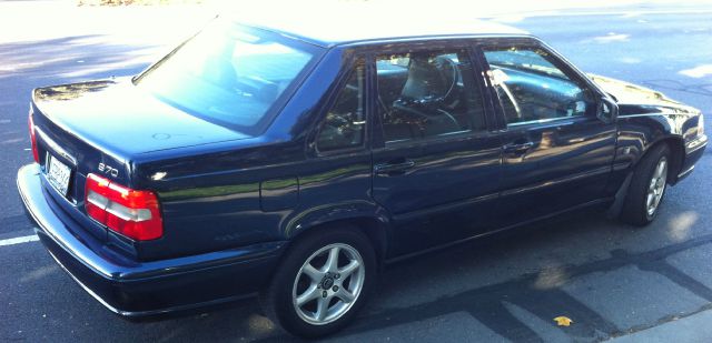 1999 Volvo S70 Base