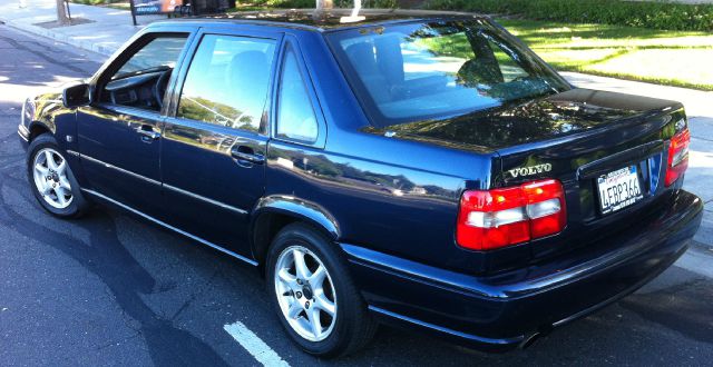 1999 Volvo S70 Base