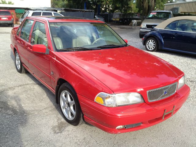 2000 Volvo S70 Base