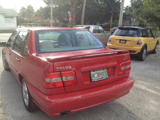 2000 Volvo S70 Base