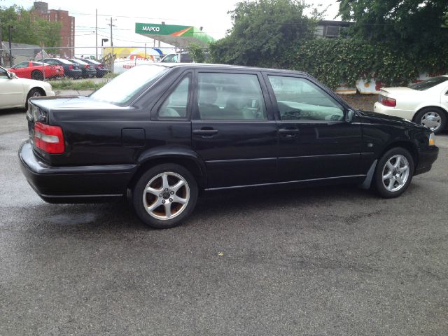 2000 Volvo S70 LS Special Value