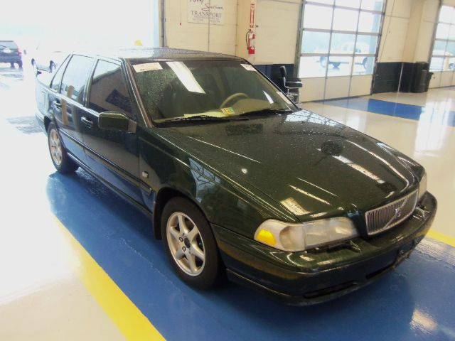 2000 Volvo S70 Base