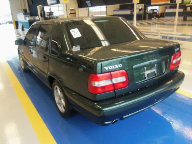 2000 Volvo S70 Base