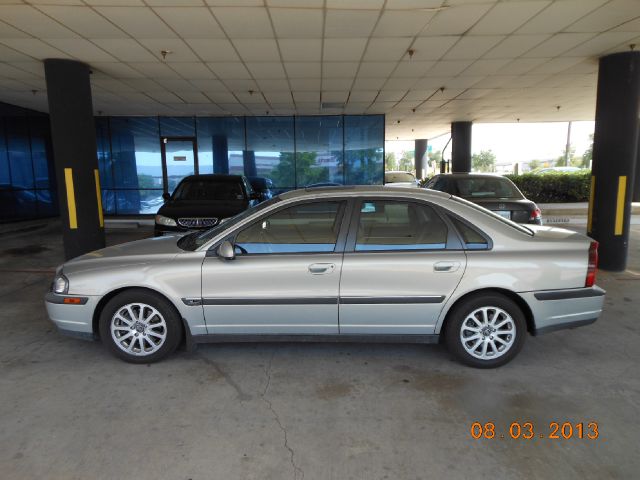 1999 Volvo S80 LE 4x4 SUV