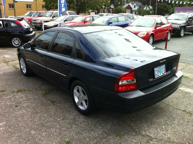 2000 Volvo S80 LE 4x4 SUV