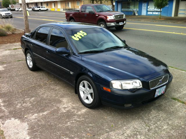 2000 Volvo S80 LE 4x4 SUV