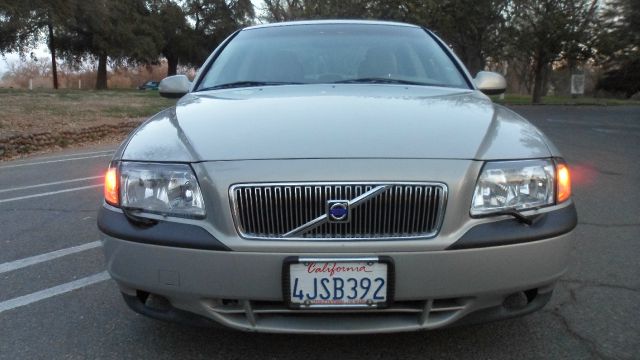 2000 Volvo S80 LE 4x4 SUV