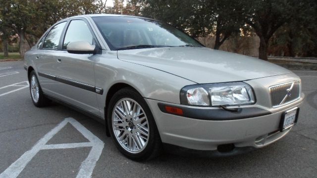 2000 Volvo S80 LE 4x4 SUV