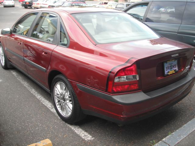 2000 Volvo S80 LE 4x4 SUV