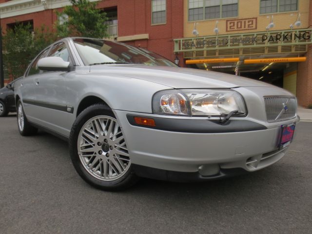 2000 Volvo S80 LE 4x4 SUV