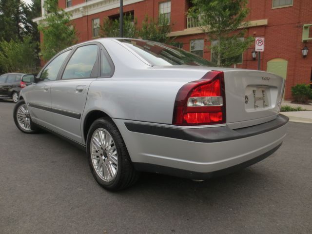 2000 Volvo S80 LE 4x4 SUV