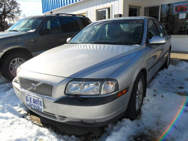 2000 Volvo S80 LE 4x4 SUV