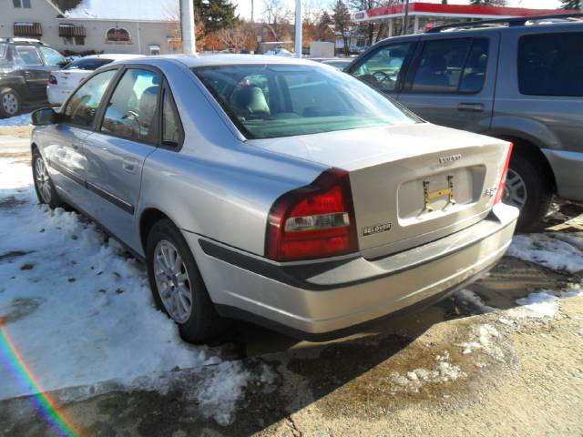 2000 Volvo S80 LE 4x4 SUV