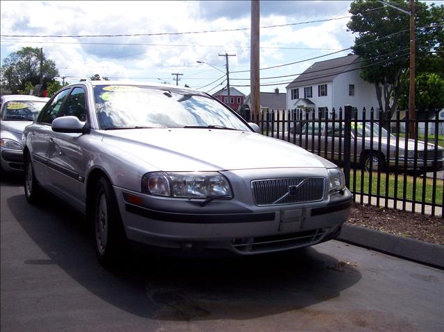 2001 Volvo S80 LE 4x4 SUV