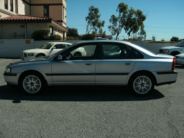 2001 Volvo S80 LE 4x4 SUV