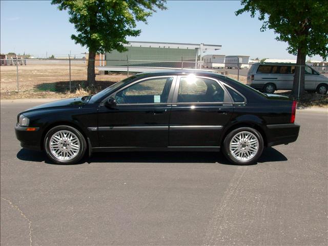 2001 Volvo S80 LE 4x4 SUV