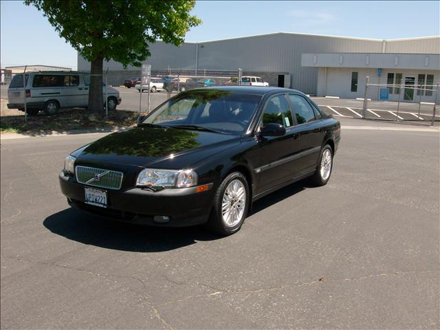 2001 Volvo S80 LE 4x4 SUV