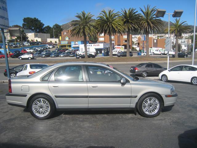 2001 Volvo S80 LE 4x4 SUV