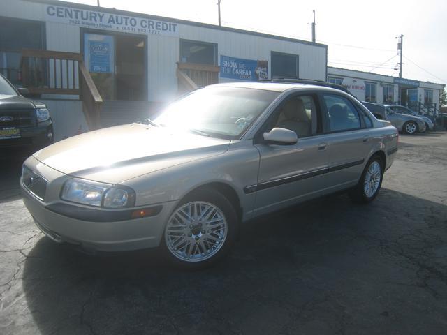 2001 Volvo S80 LE 4x4 SUV