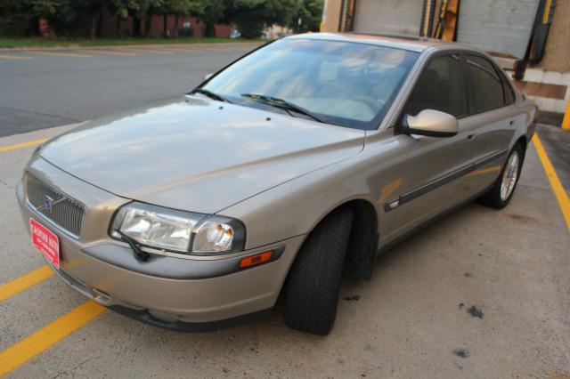 2001 Volvo S80 LE 4x4 SUV