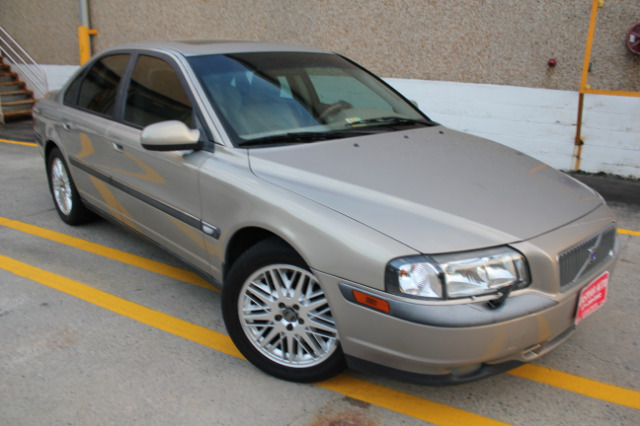 2001 Volvo S80 LE 4x4 SUV