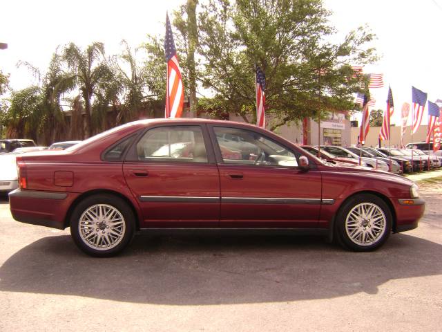 2001 Volvo S80 LE 4x4 SUV