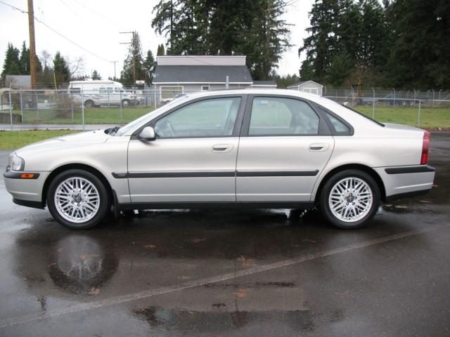 2001 Volvo S80 LE 4x4 SUV