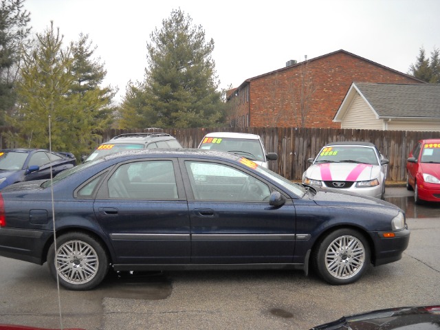 2001 Volvo S80 LE 4x4 SUV