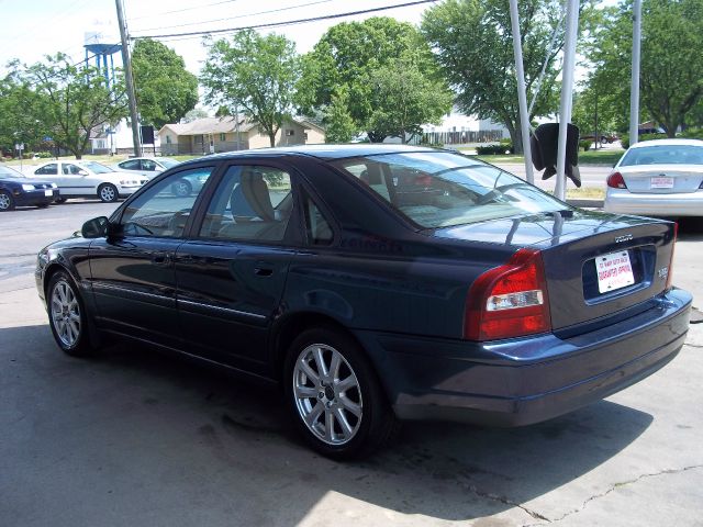 2002 Volvo S80 LE 4x4 SUV