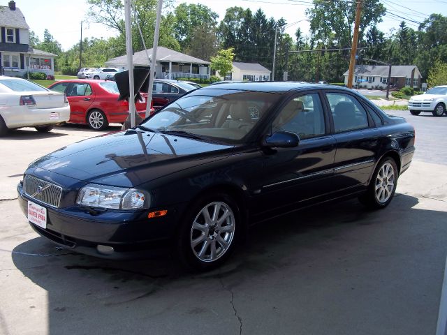 2002 Volvo S80 LE 4x4 SUV