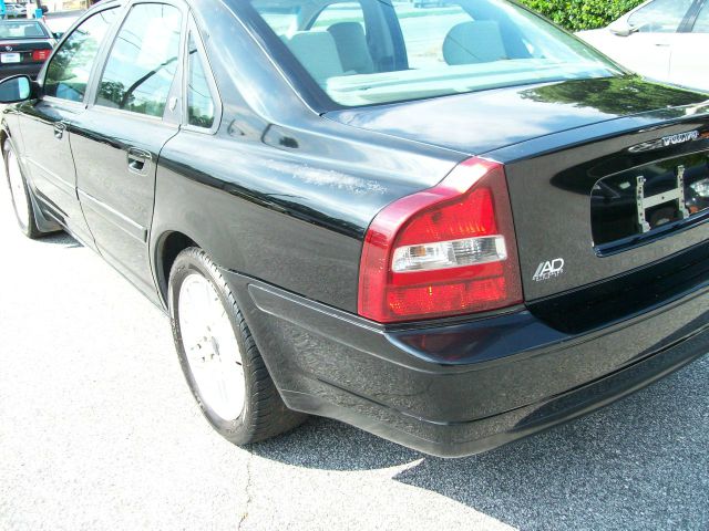 2002 Volvo S80 LE 4x4 SUV