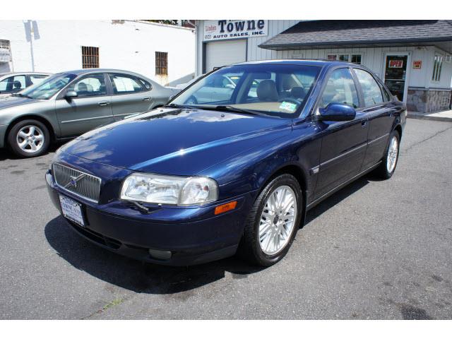 2002 Volvo S80 4X4 - ONE Owner