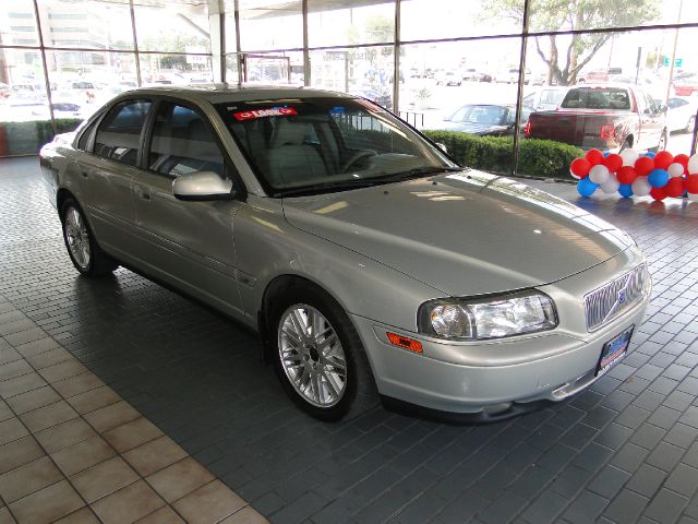 2002 Volvo S80 LE 4x4 SUV