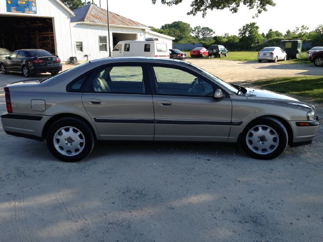 2002 Volvo S80 4X4 - ONE Owner