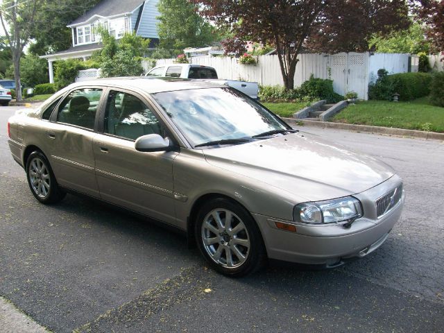 2003 Volvo S80 LE 4x4 SUV