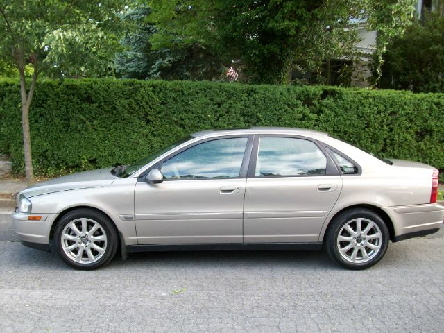 2003 Volvo S80 LE 4x4 SUV