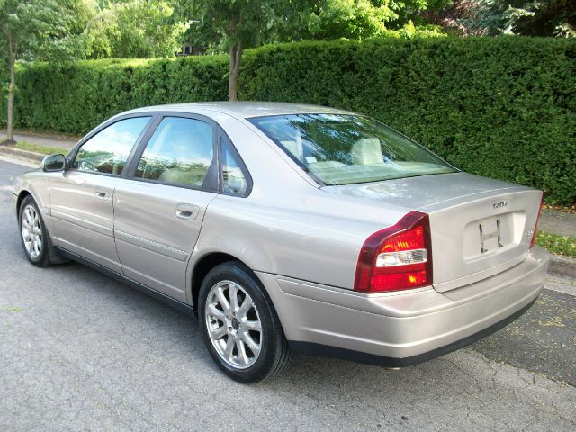 2003 Volvo S80 LE 4x4 SUV