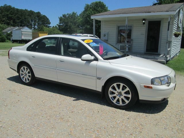 2003 Volvo S80 LE 4x4 SUV