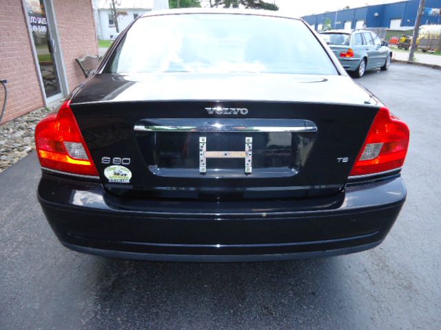 2004 Volvo S80 LE 4x4 SUV