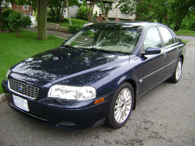 2004 Volvo S80 4X4 - ONE Owner