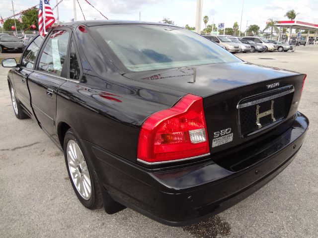 2004 Volvo S80 LE 4x4 SUV