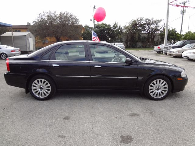 2004 Volvo S80 LE 4x4 SUV