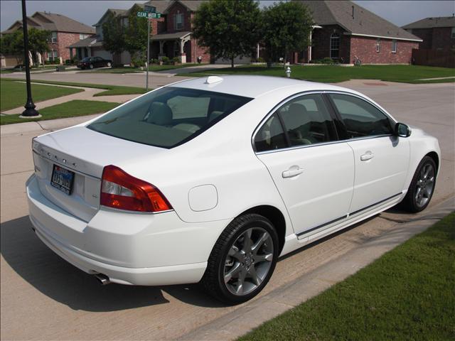 2010 Volvo S80 Unknown