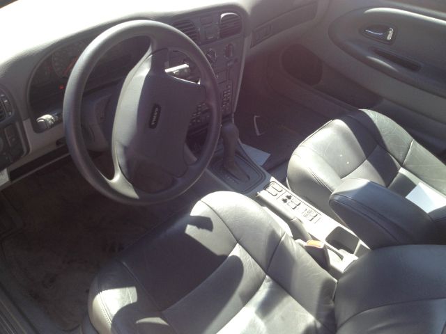 2000 Volvo V40 Base