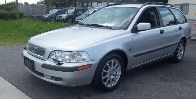 2001 Volvo V40 SE