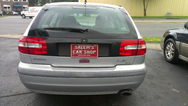 2001 Volvo V40 Base