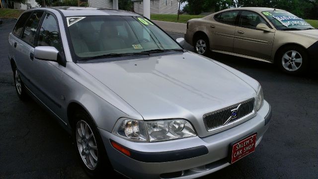 2001 Volvo V40 Base