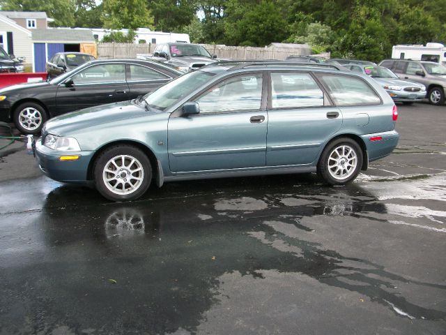 2003 Volvo V40 8