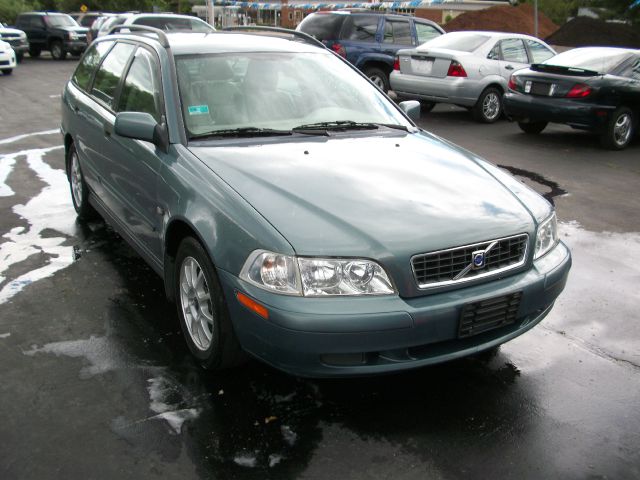 2003 Volvo V40 8