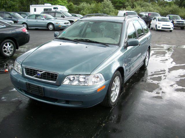 2003 Volvo V40 8